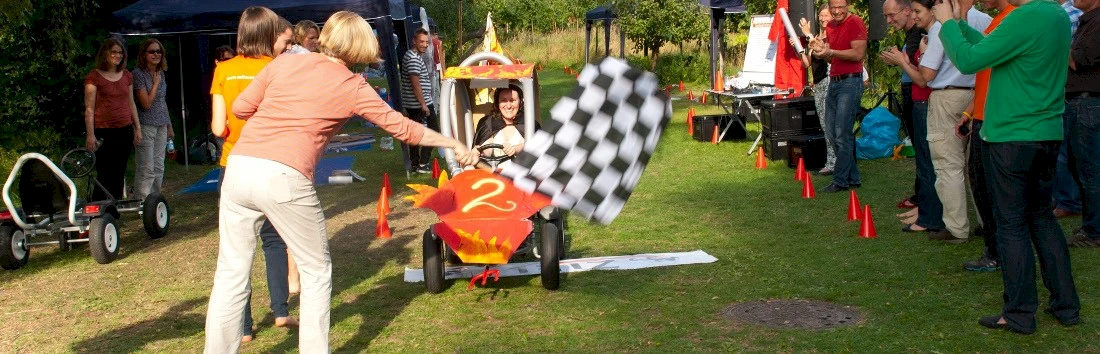 Seifenkistenrennen als Teambuilding-Maßnahme