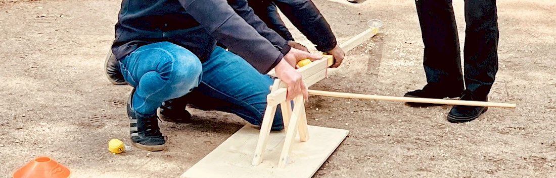 Teambuilding Idee Katapultbau